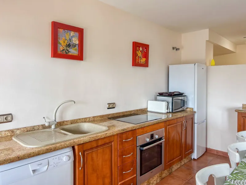 Large villa in sought-after urbanisation, Jardines del Águila