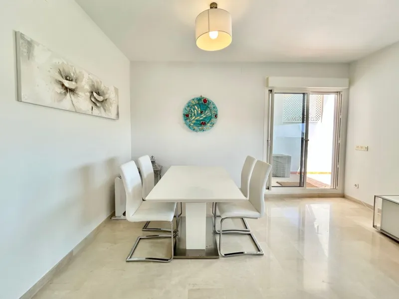 Amazing Value - Frontline Golf, Sea View Apartment in Estepona - with Tourist License!!