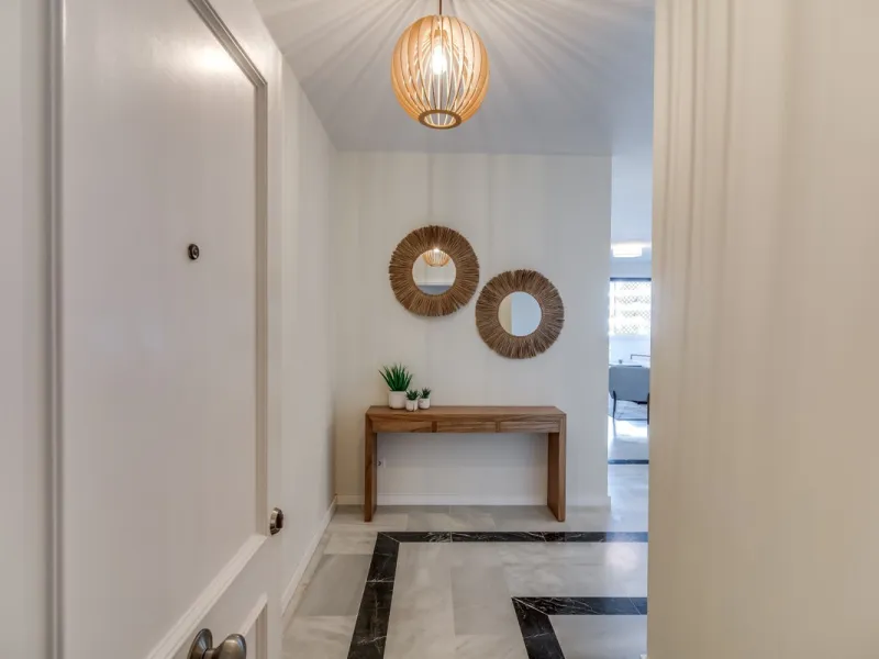 Price drop! Luxurious apartment located in the sought-after and exclusive "Playas del Duque" Residential Complex, located in the Puerto Banús area, synonymous with luxury and quality of life, on the beachfront.