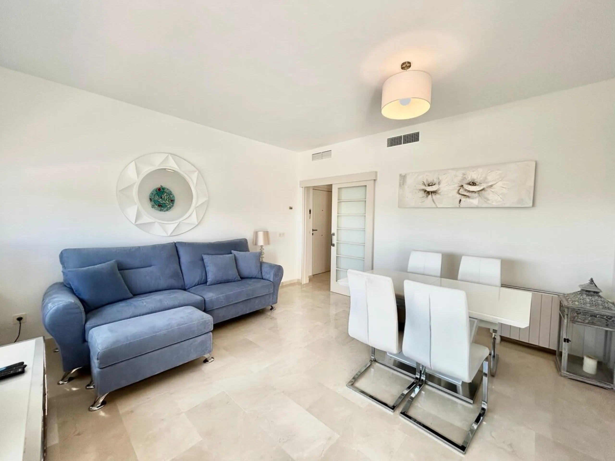 Amazing Value - Frontline Golf, Sea View Apartment in Estepona - with Tourist License!!