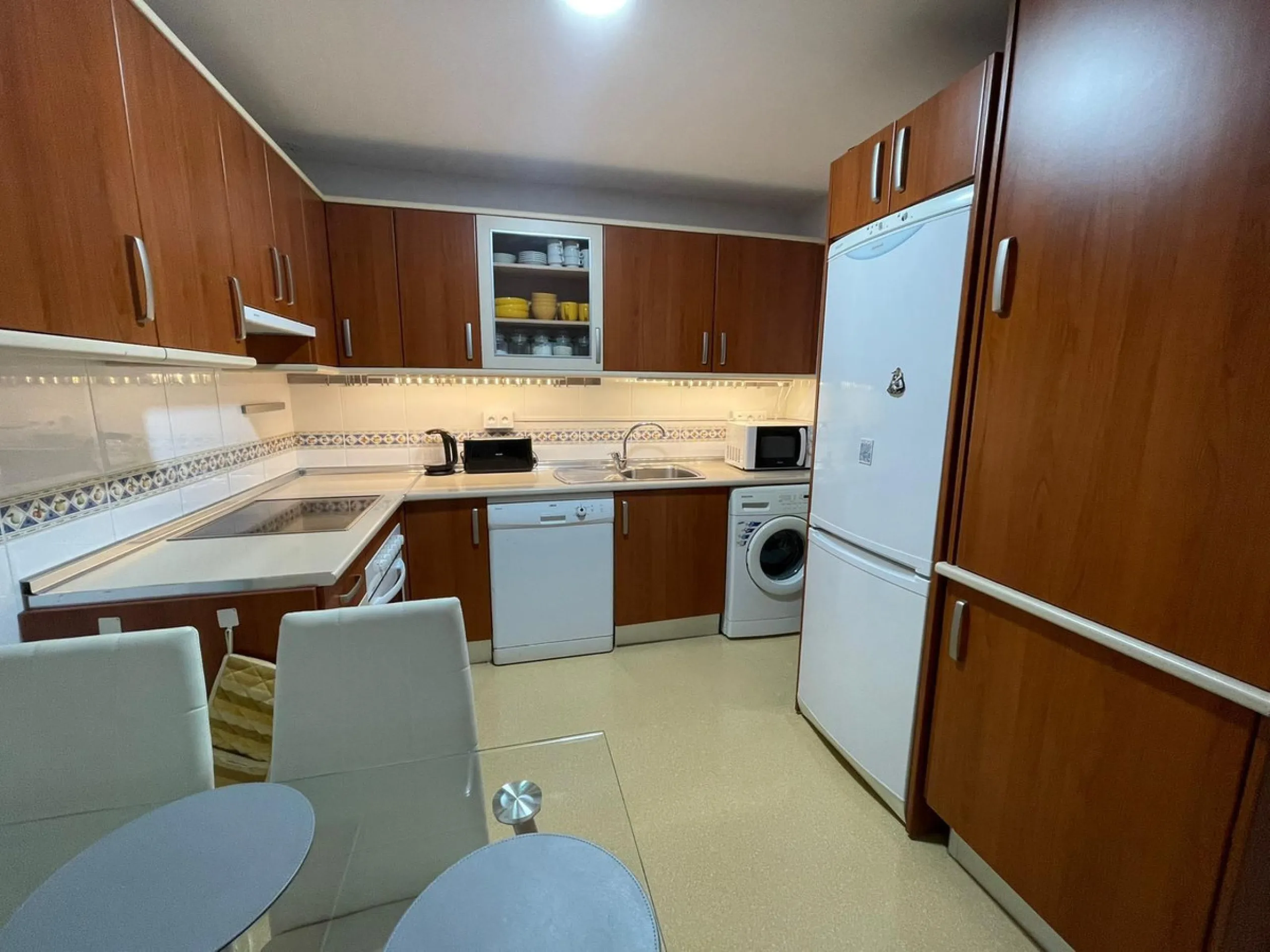 3-Bedroom Apartment in the Heart of Sabinillas with VALID TOURIST RENTAL LICENSE – 100 Metres from the Beach