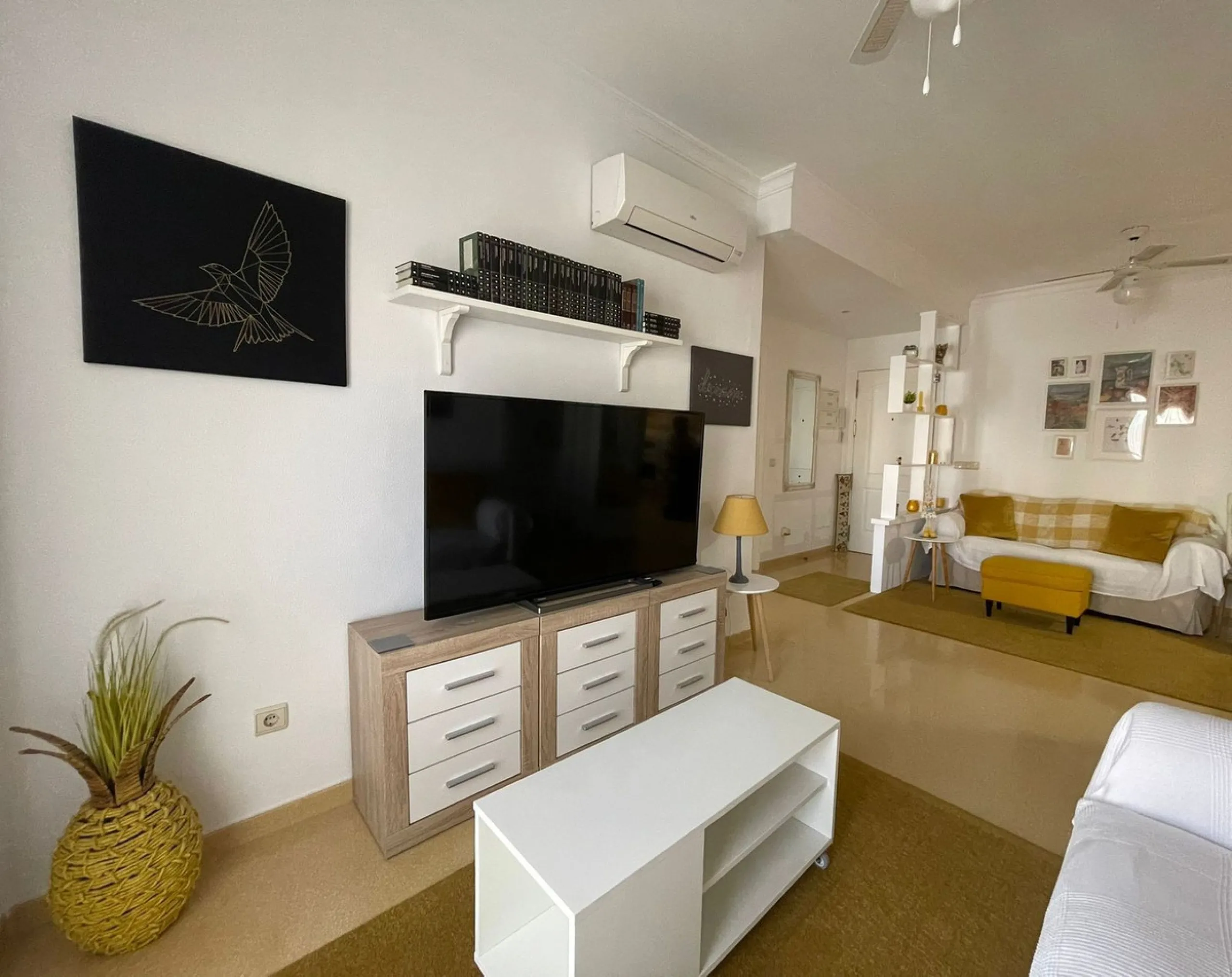 3-Bedroom Apartment in the Heart of Sabinillas with VALID TOURIST RENTAL LICENSE – 100 Metres from the Beach