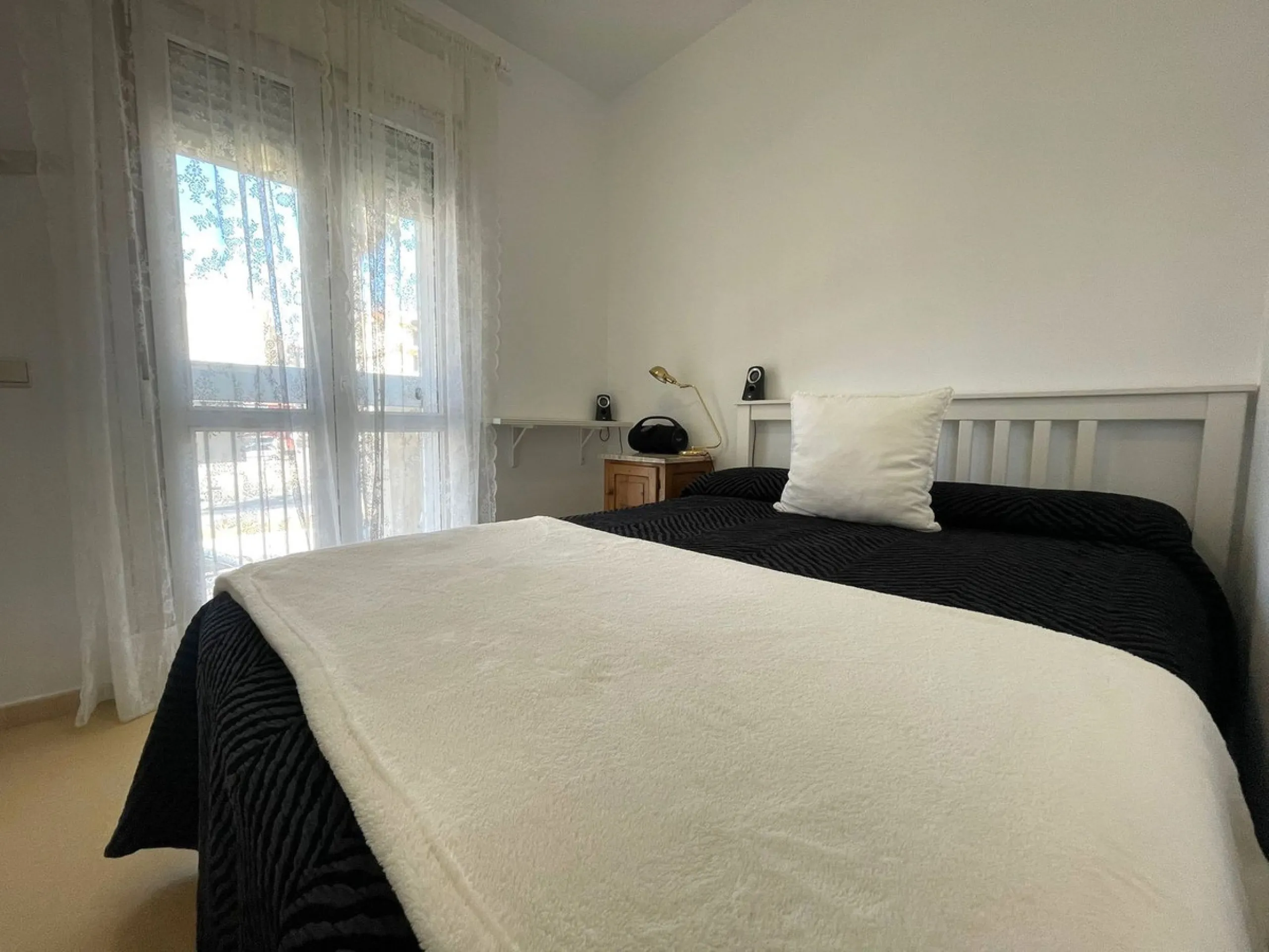 3-Bedroom Apartment in the Heart of Sabinillas with VALID TOURIST RENTAL LICENSE – 100 Metres from the Beach