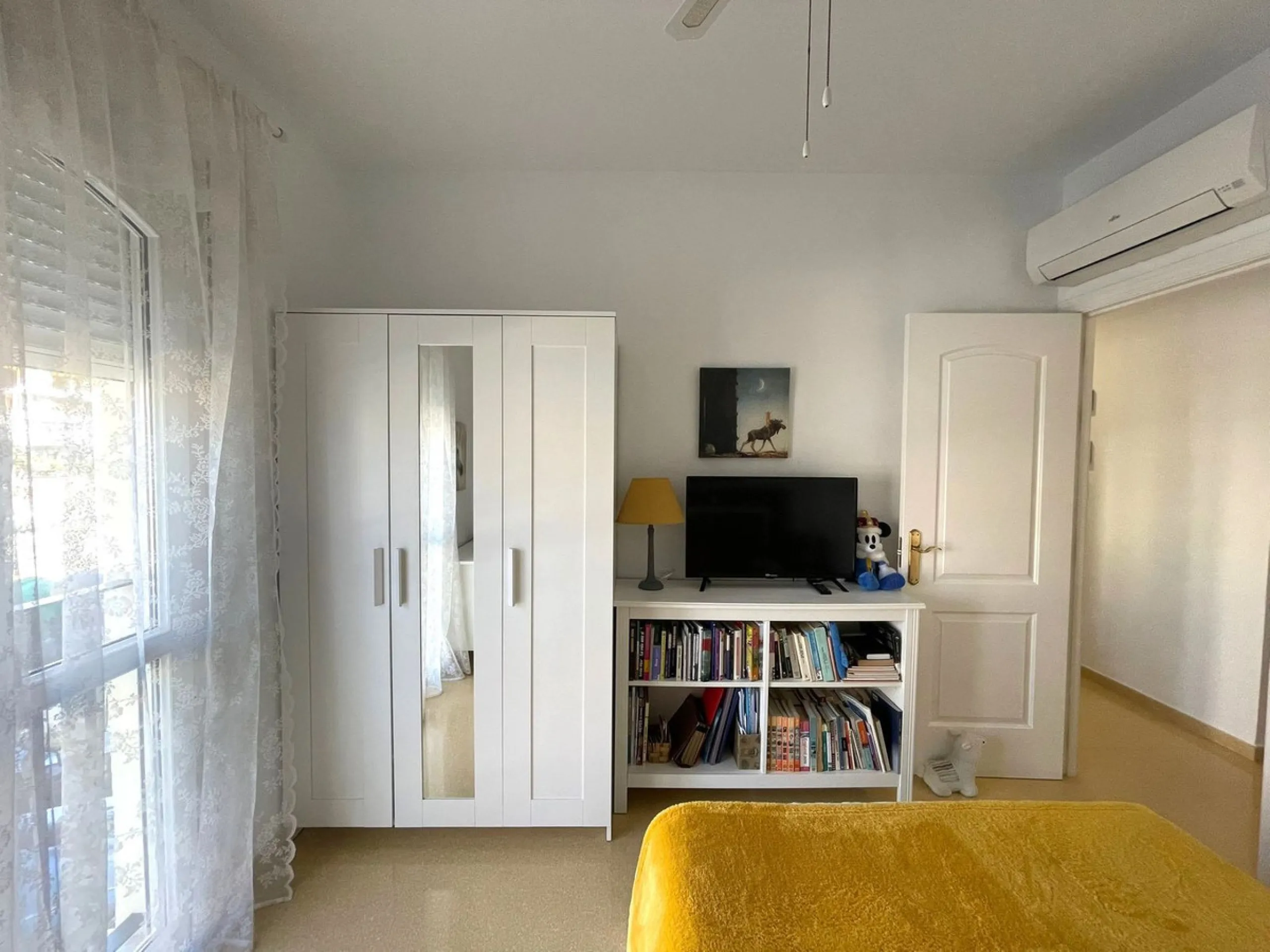 3-Bedroom Apartment in the Heart of Sabinillas with VALID TOURIST RENTAL LICENSE – 100 Metres from the Beach