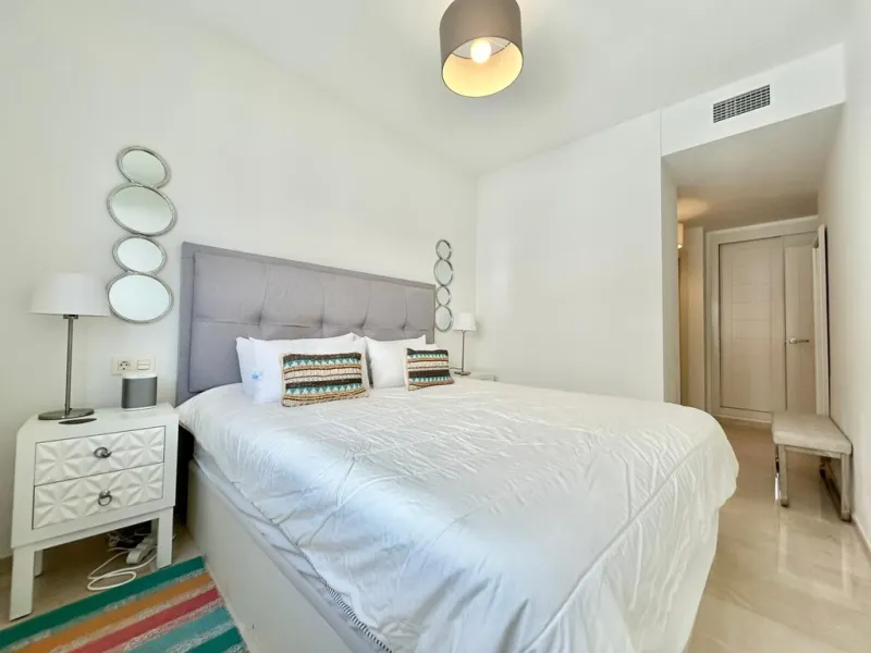 Amazing Value - Frontline Golf, Sea View Apartment in Estepona - with Tourist License!!