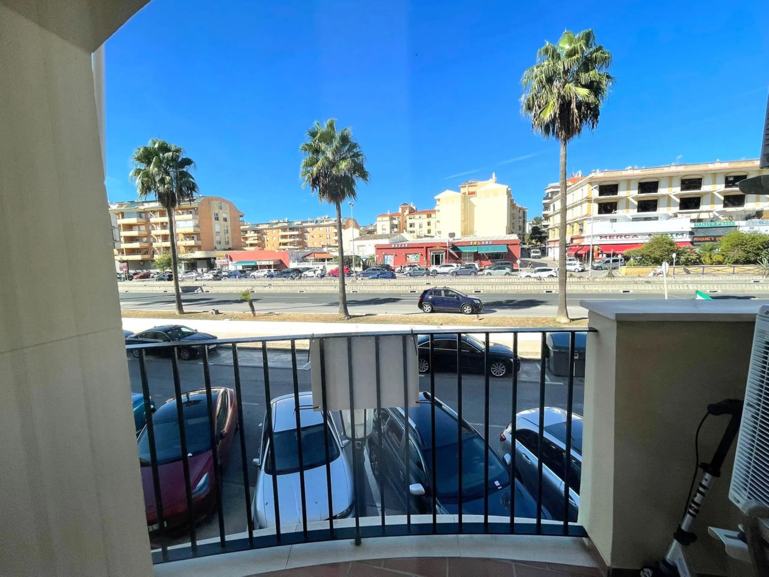 3-Bedroom Apartment in the Heart of Sabinillas with VALID TOURIST RENTAL LICENSE – 100 Metres from the Beach