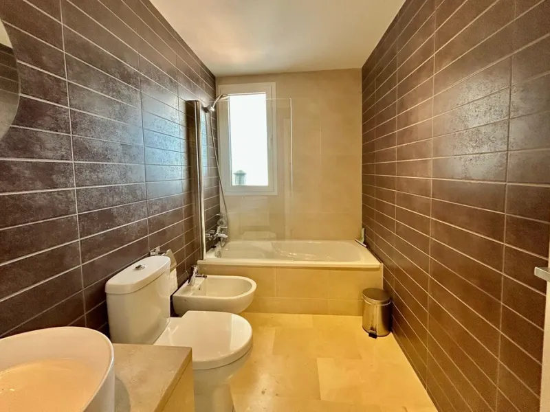 Amazing Value - Frontline Golf, Sea View Apartment in Estepona - with Tourist License!!