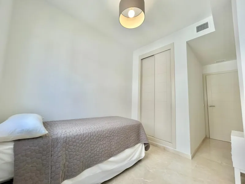 Amazing Value - Frontline Golf, Sea View Apartment in Estepona - with Tourist License!!