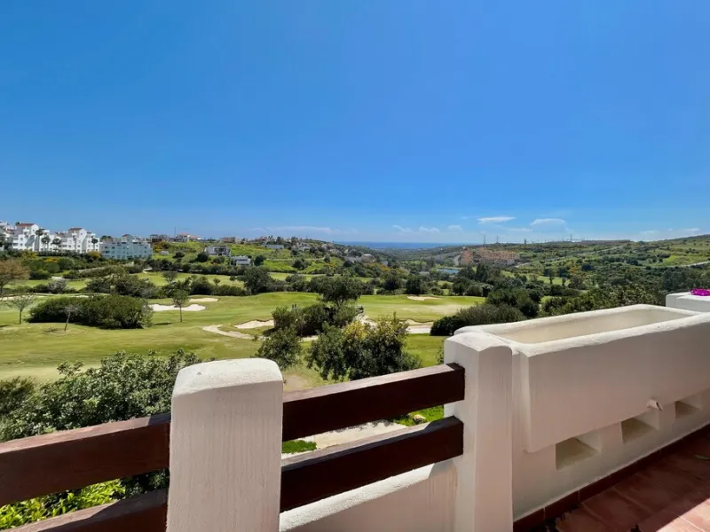 Amazing Value - Frontline Golf, Sea View Apartment in Estepona - with Tourist License!!