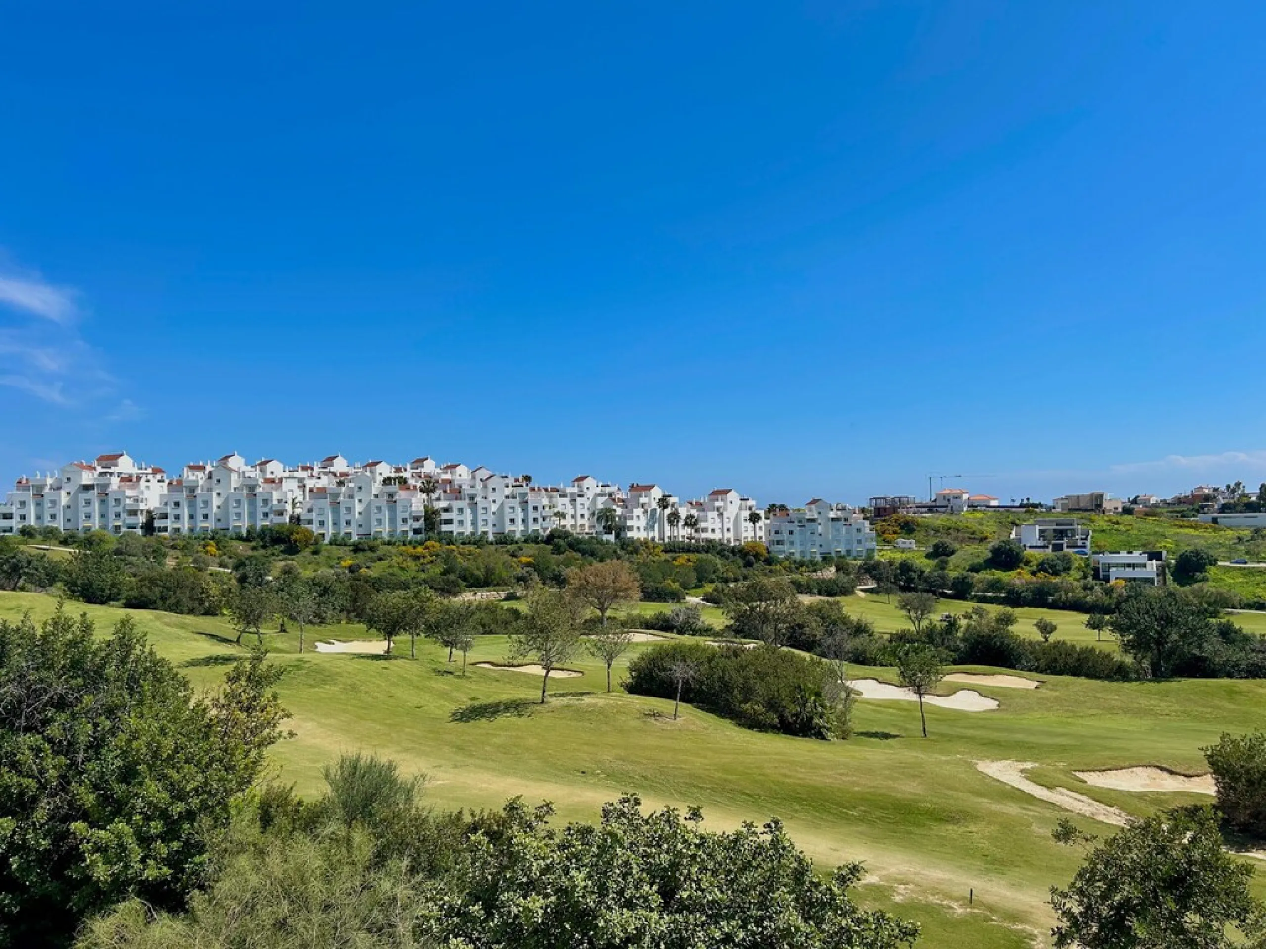 Amazing Value - Frontline Golf, Sea View Apartment in Estepona - with Tourist License!!