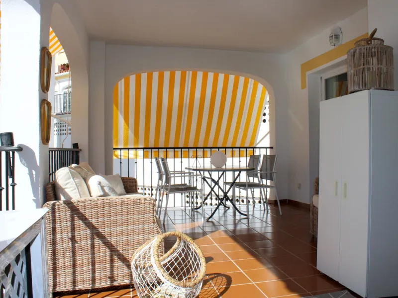 Modern spacious apartment in excellent condition with large terrace in Nerja, only 5 minutes walk to Burriana beach.