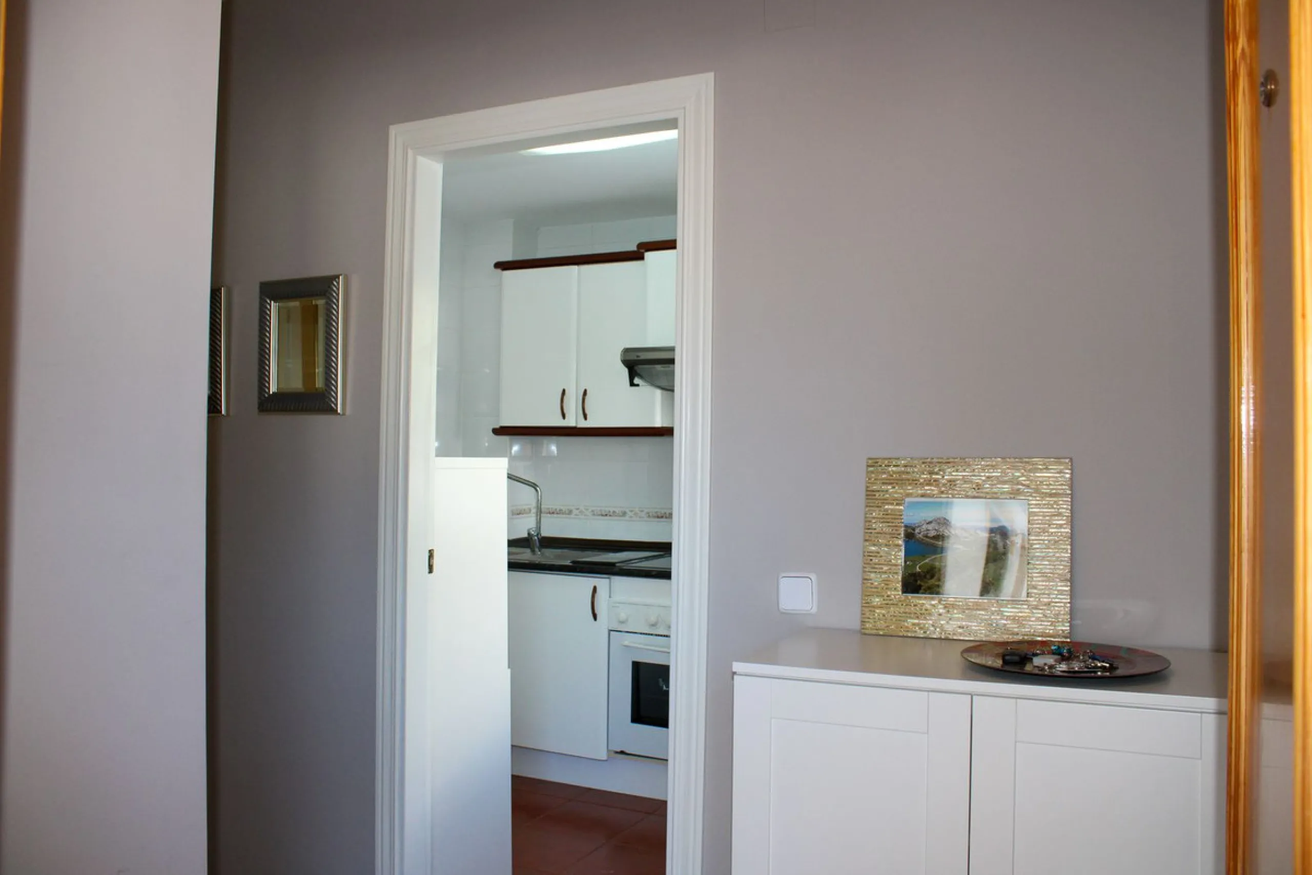 Modern spacious apartment in excellent condition with large terrace in Nerja, only 5 minutes walk to Burriana beach.