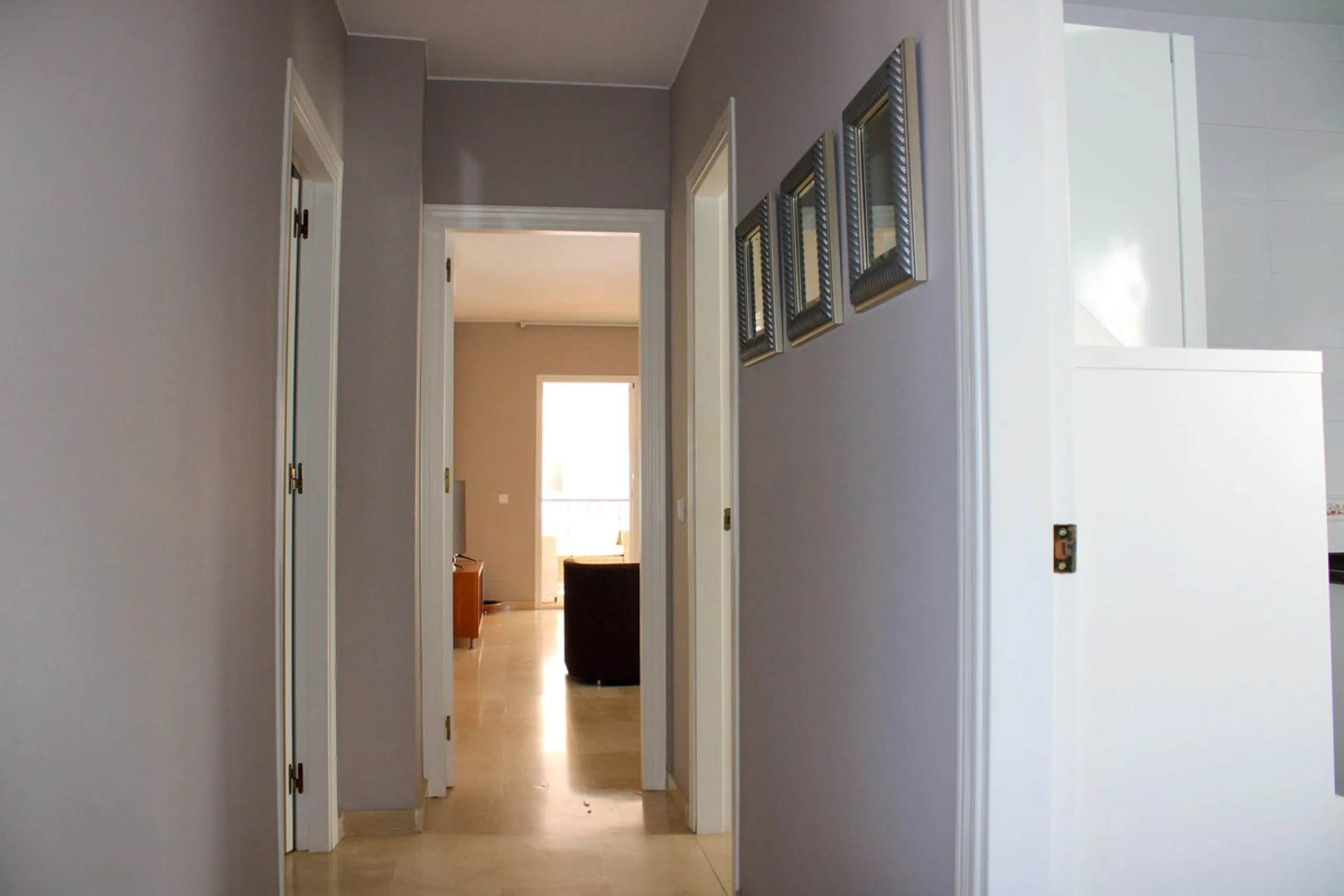 Modern spacious apartment in excellent condition with large terrace in Nerja, only 5 minutes walk to Burriana beach.