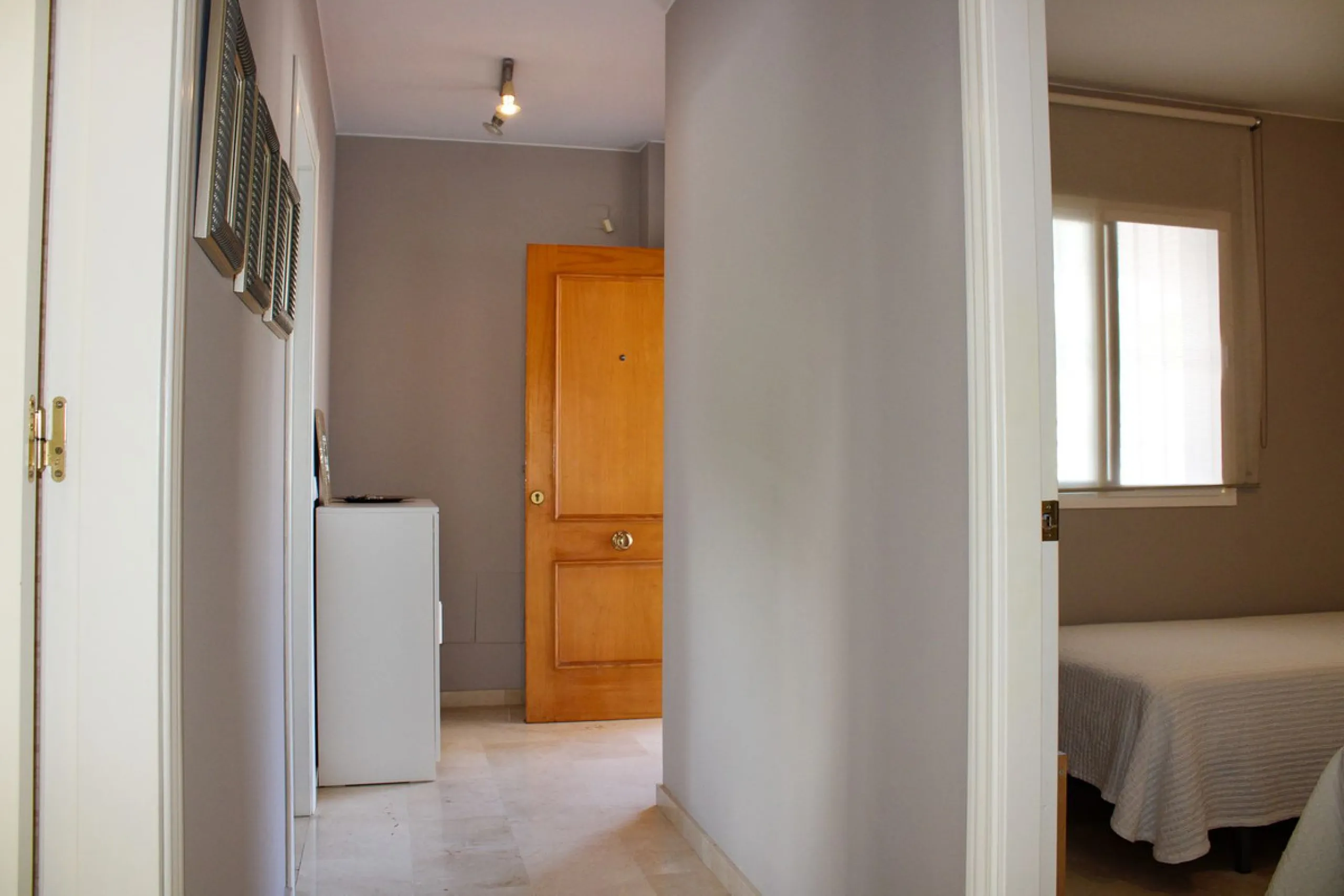 Modern spacious apartment in excellent condition with large terrace in Nerja, only 5 minutes walk to Burriana beach.