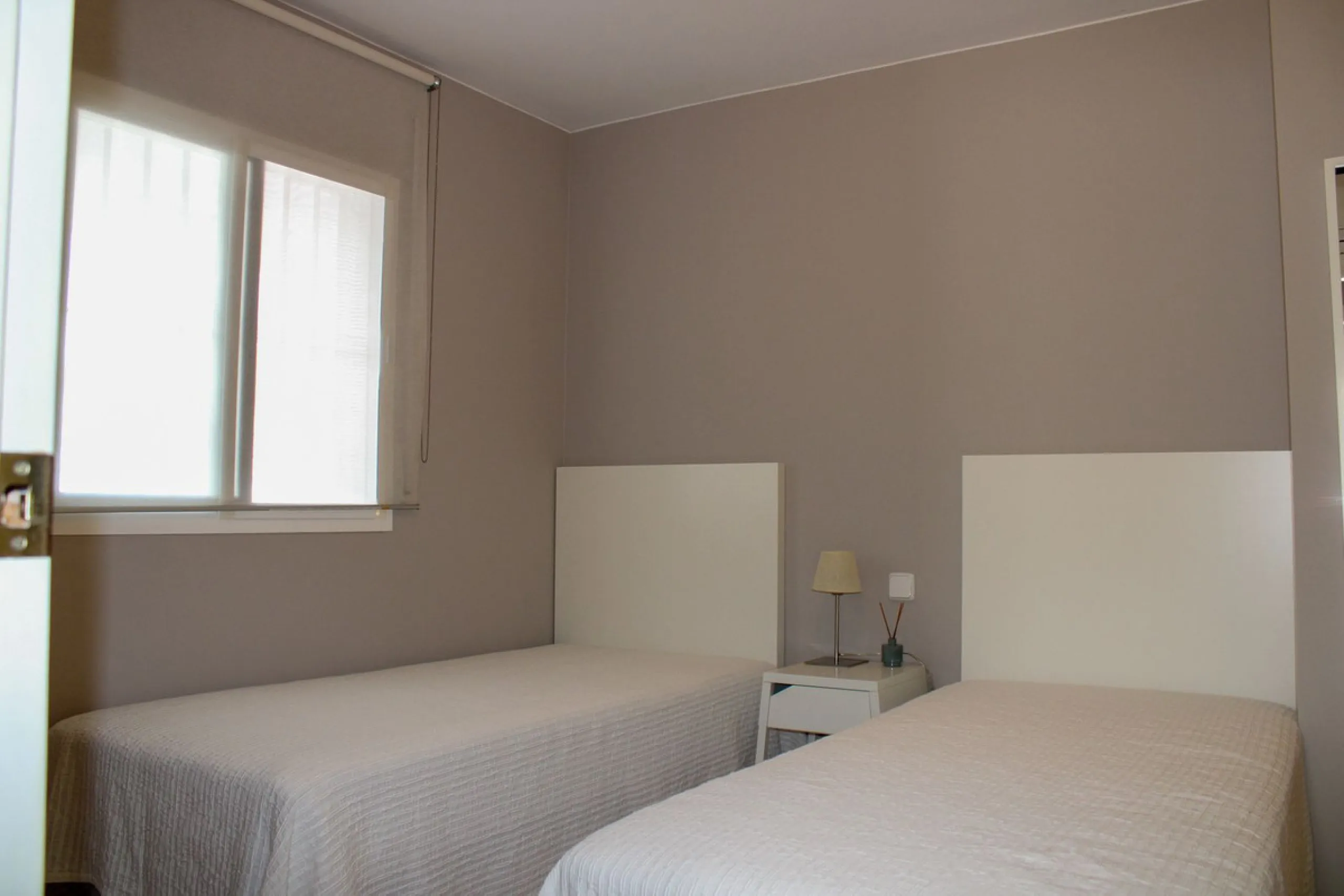 Modern spacious apartment in excellent condition with large terrace in Nerja, only 5 minutes walk to Burriana beach.