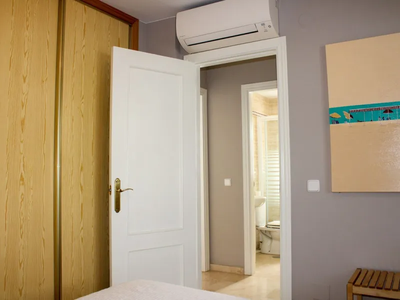 Modern spacious apartment in excellent condition with large terrace in Nerja, only 5 minutes walk to Burriana beach.