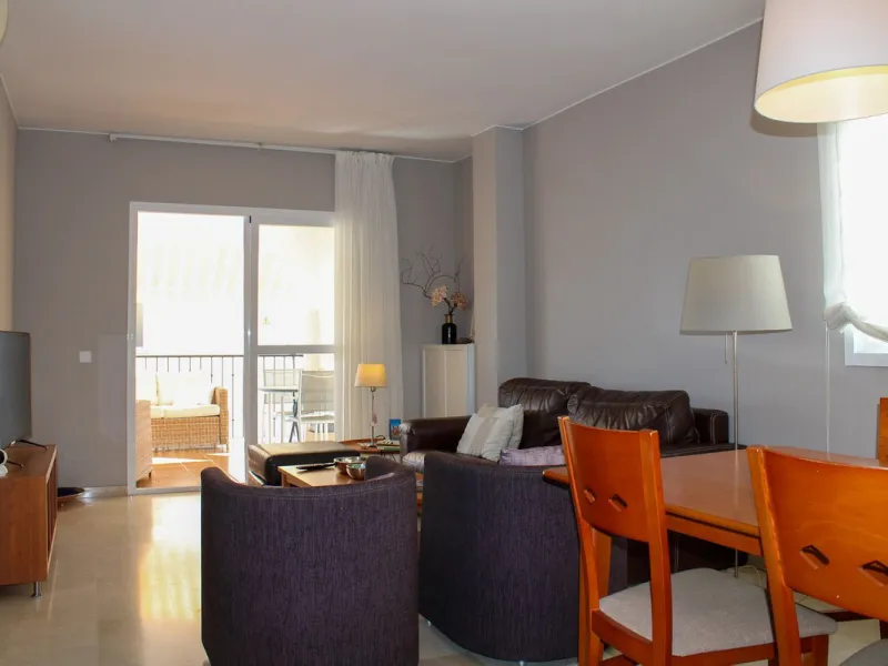 Modern spacious apartment in excellent condition with large terrace in Nerja, only 5 minutes walk to Burriana beach.