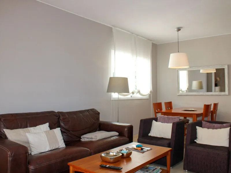 Modern spacious apartment in excellent condition with large terrace in Nerja, only 5 minutes walk to Burriana beach.
