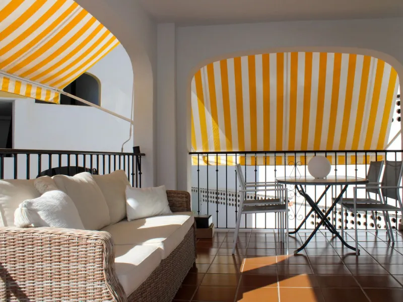 Modern spacious apartment in excellent condition with large terrace in Nerja, only 5 minutes walk to Burriana beach.