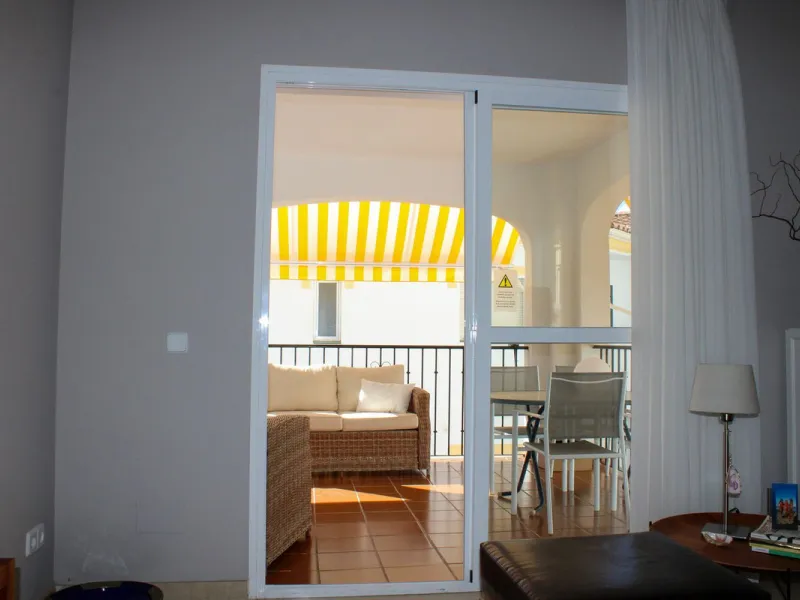 Modern spacious apartment in excellent condition with large terrace in Nerja, only 5 minutes walk to Burriana beach.