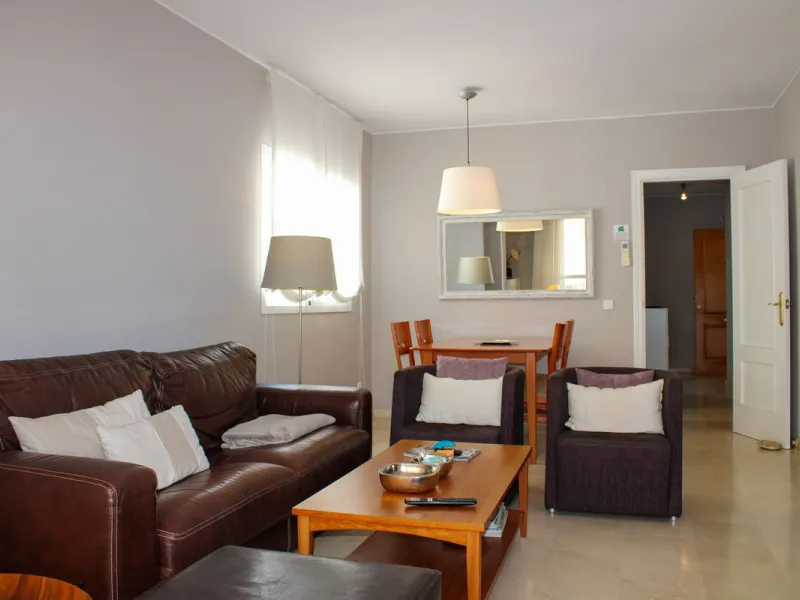 Modern spacious apartment in excellent condition with large terrace in Nerja, only 5 minutes walk to Burriana beach.