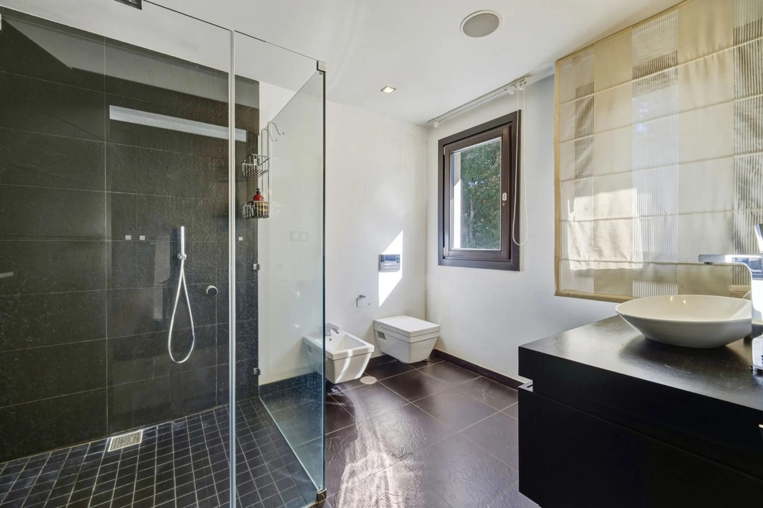 Spectacular villa just 300 metres from the beach