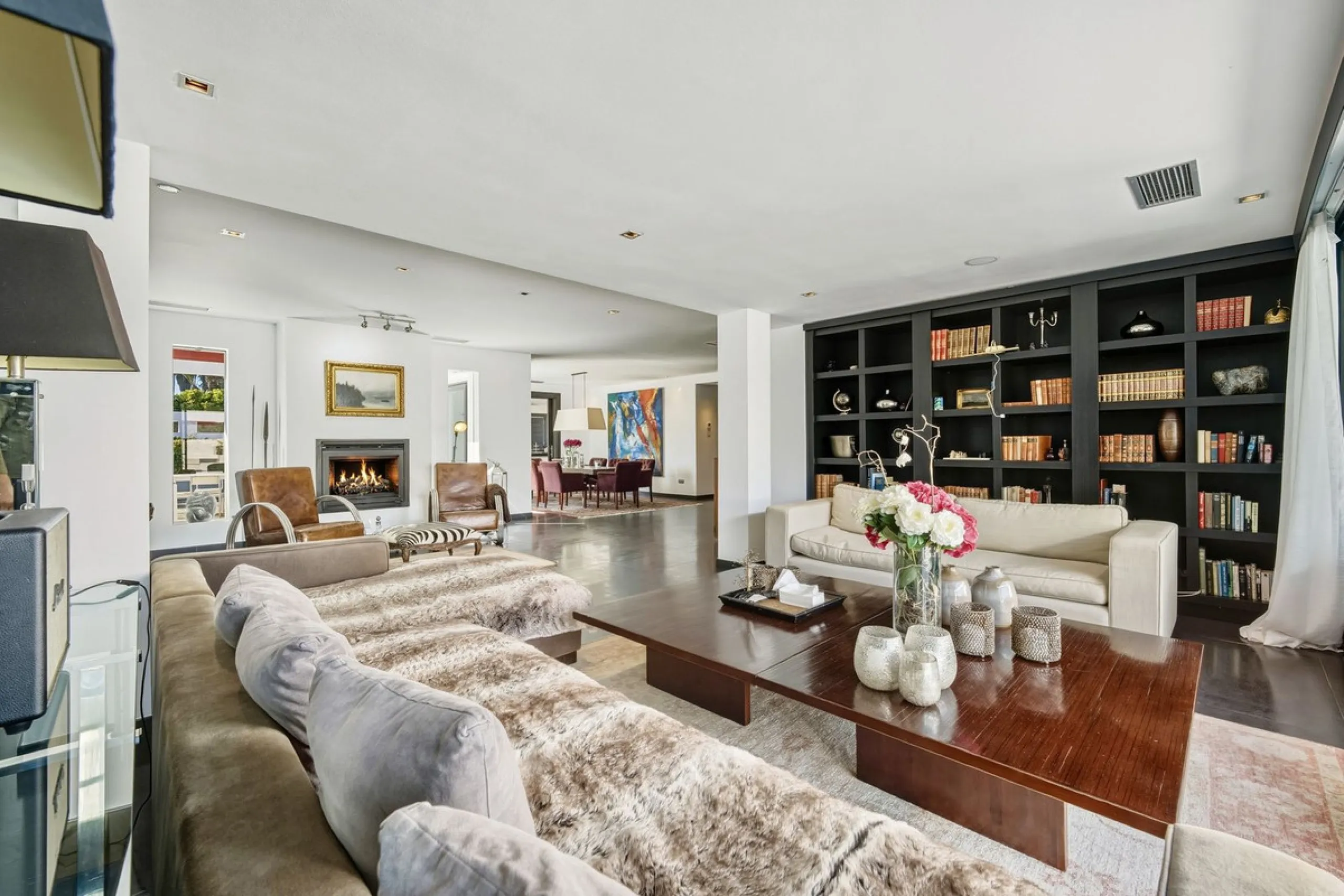 Spectacular villa just 300 metres from the beach
