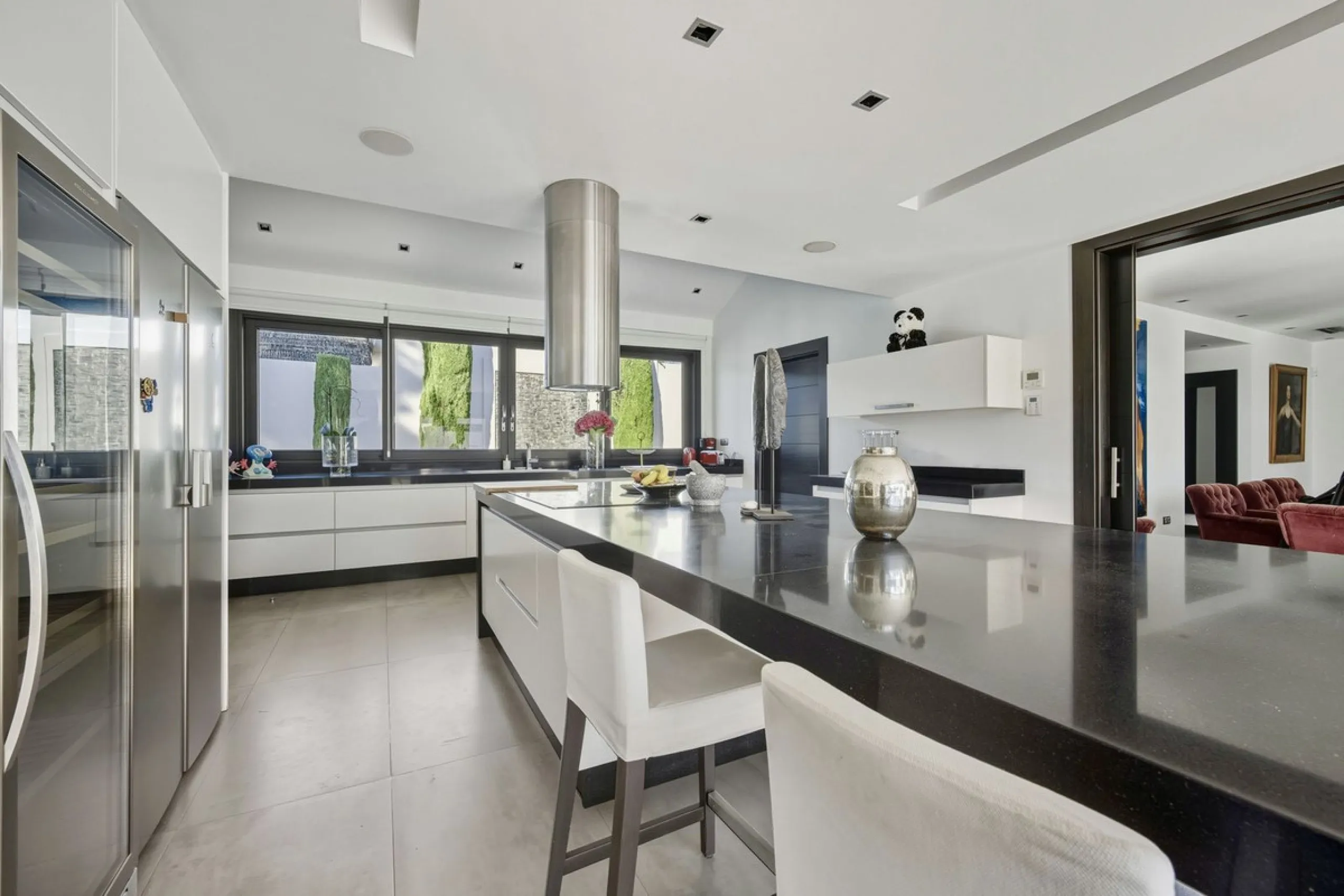 Spectacular villa just 300 metres from the beach