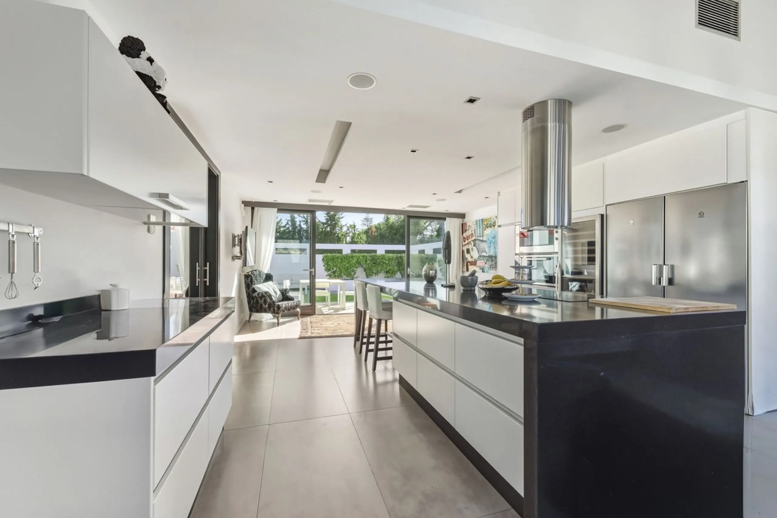 Spectacular villa just 300 metres from the beach