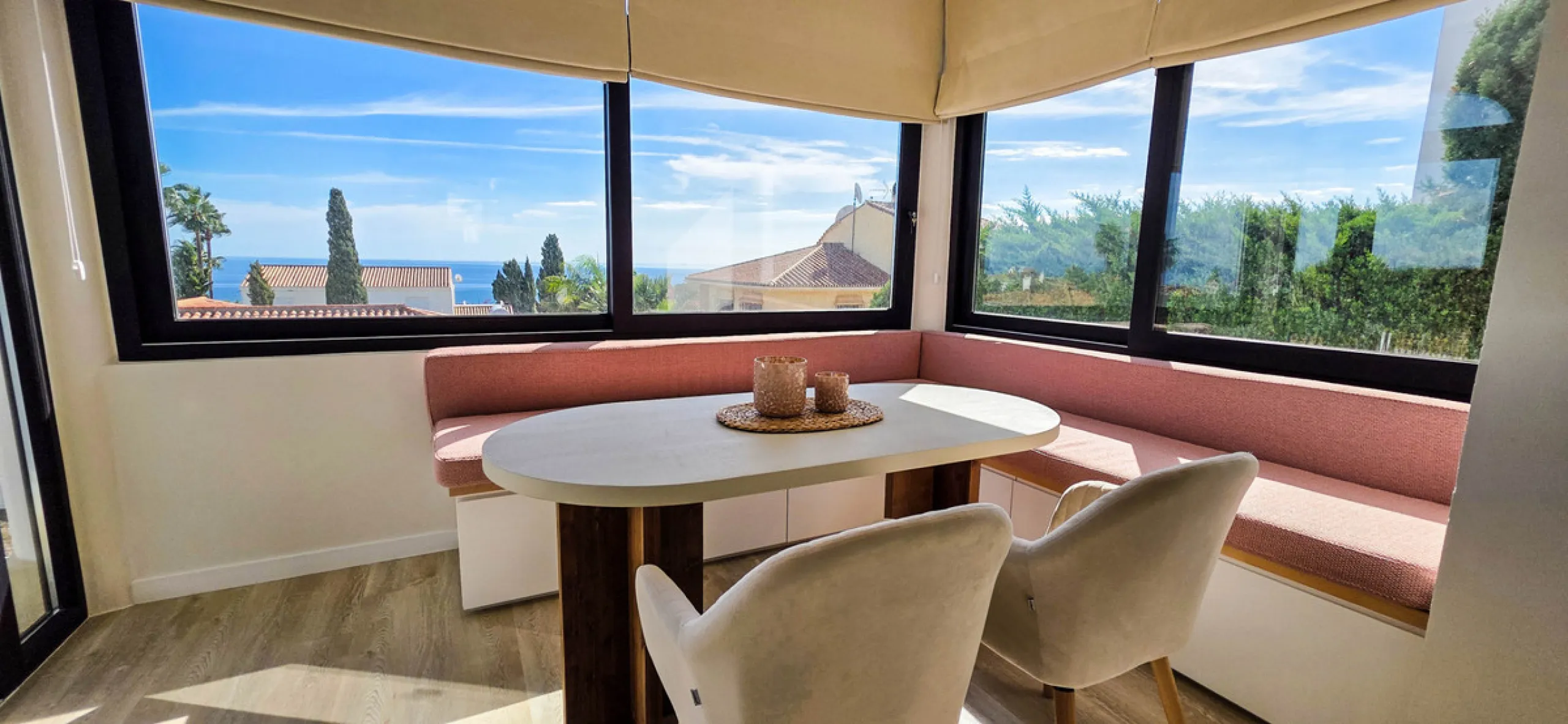 This beautifully refurbished villa in Manilva offers modern comfort, high-quality finishes, and sweeping sea views, all within walking distance of the beach. Designed with both style and practicality in mind, this property is as good as brand new and read