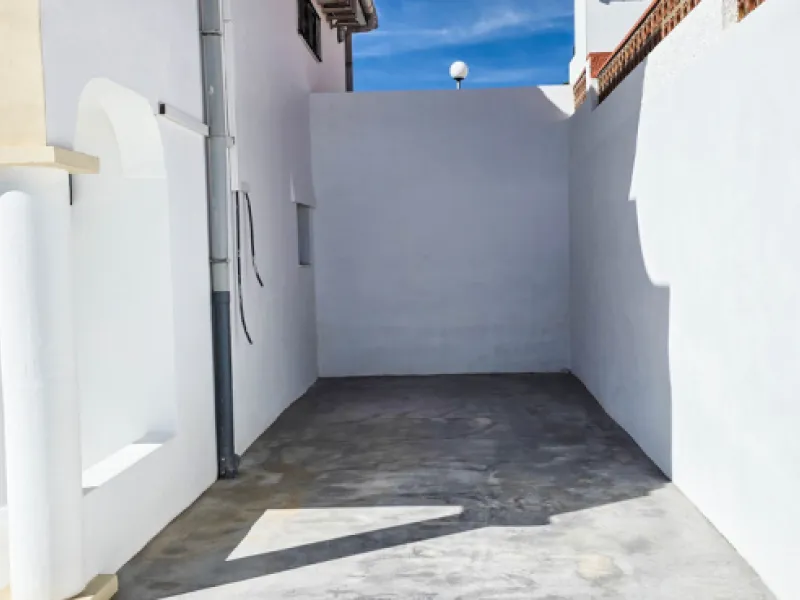 This beautifully refurbished villa in Manilva offers modern comfort, high-quality finishes, and sweeping sea views, all within walking distance of the beach. Designed with both style and practicality in mind, this property is as good as brand new and read
