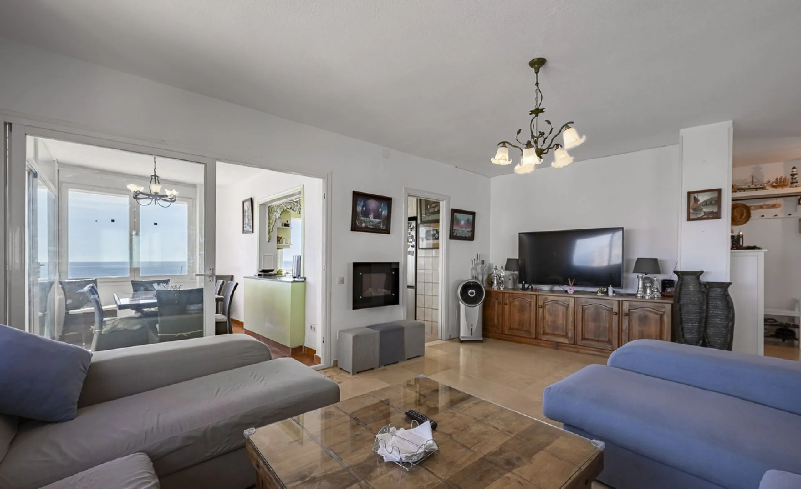 Apartment - Middle Floor Apartment в продаже в Estepona, Málaga. В доме 2 спален и 2 ванных комнат. Площадь дома 120 м²