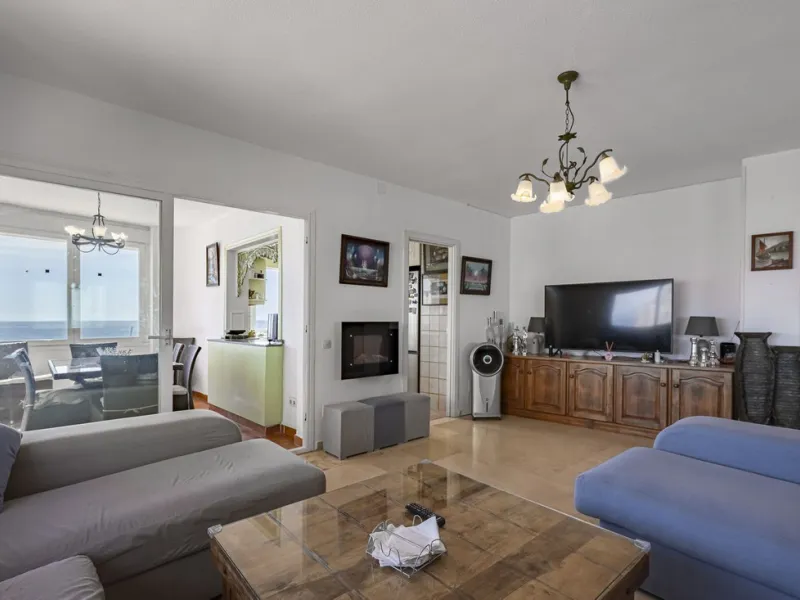 Apartment - Middle Floor Apartment в продаже в Estepona, Málaga. В доме 2 спален и 2 ванных комнат. Площадь дома 120 м²