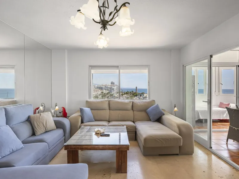 Apartment - Middle Floor Apartment в продаже в Estepona, Málaga. В доме 2 спален и 2 ванных комнат. Площадь дома 120 м²