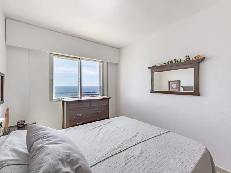 Apartment - Middle Floor Apartment в продаже в Estepona, Málaga. В доме 2 спален и 2 ванных комнат. Площадь дома 120 м²