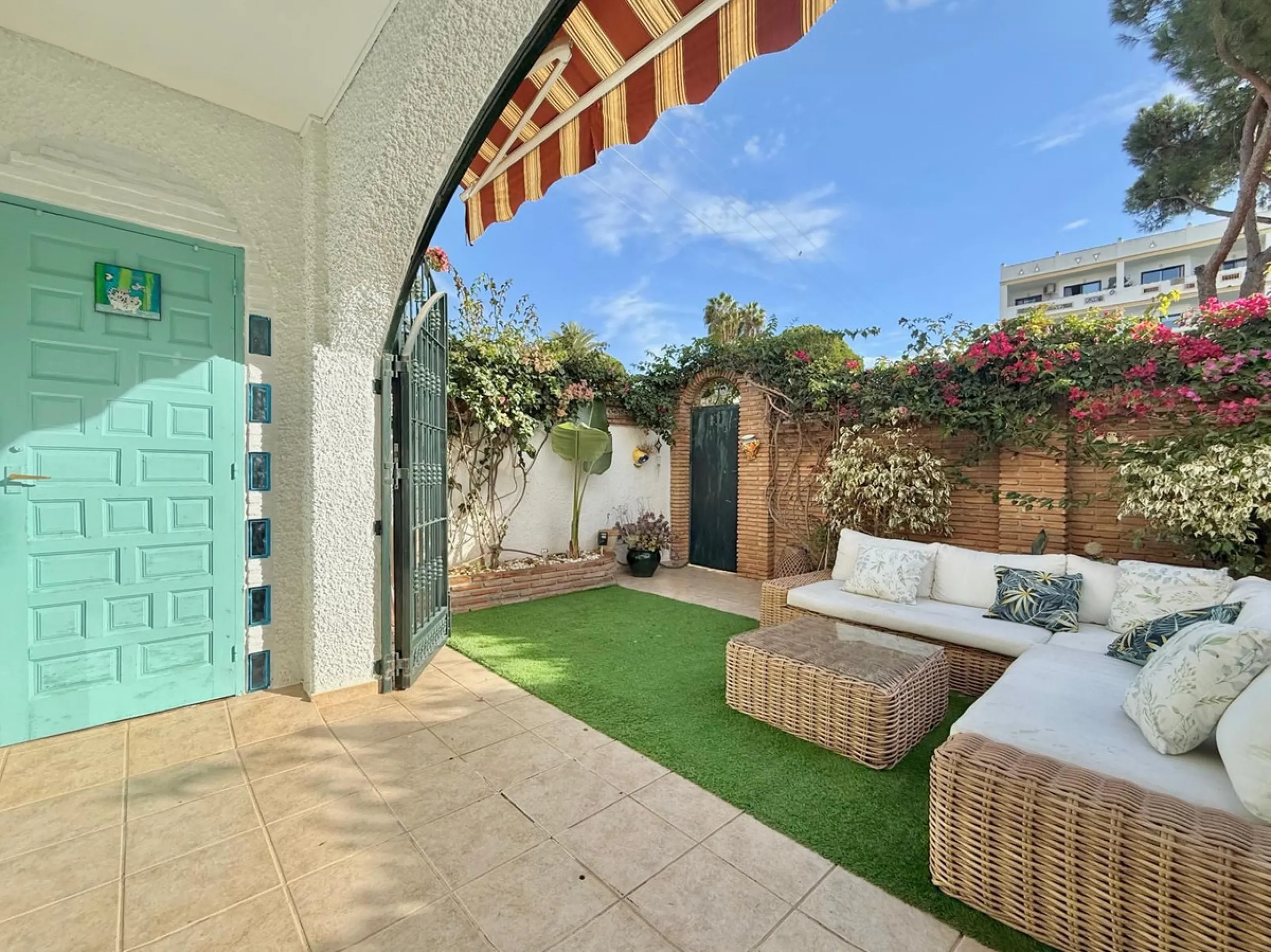House - Semi-Detached House в продаже в Mijas, Málaga. В доме 2 спален и 2 ванных комнат. Площадь дома 99 м²