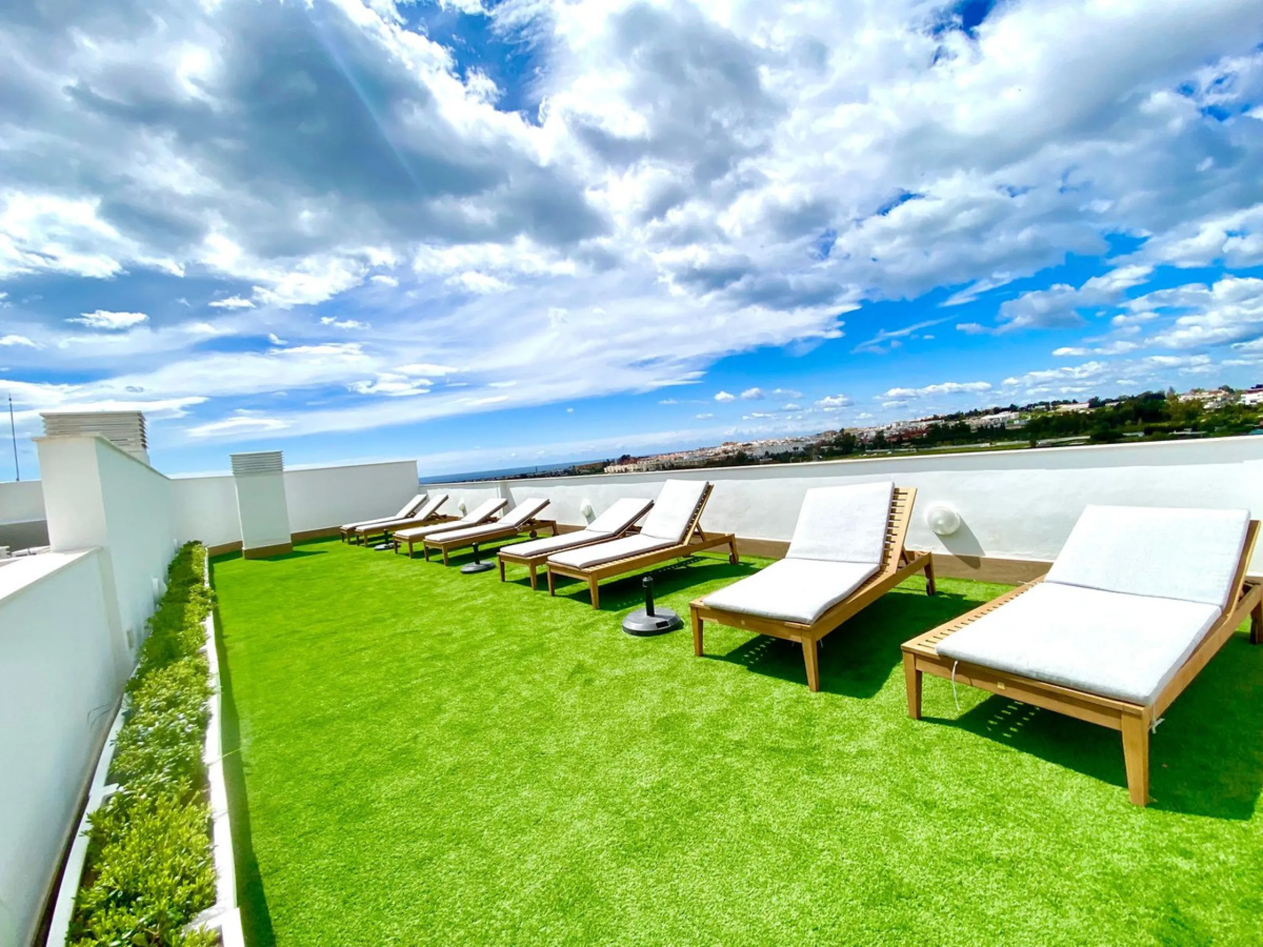 Apartment - Penthouse в продаже в Marbella, Málaga. В доме 3 спален и 2 ванных комнат. Площадь дома 108 м²