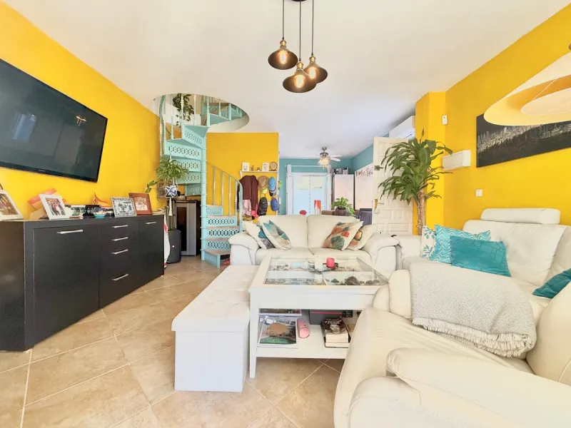 House - Semi-Detached House в продаже в Mijas, Málaga. В доме 2 спален и 2 ванных комнат. Площадь дома 99 м²