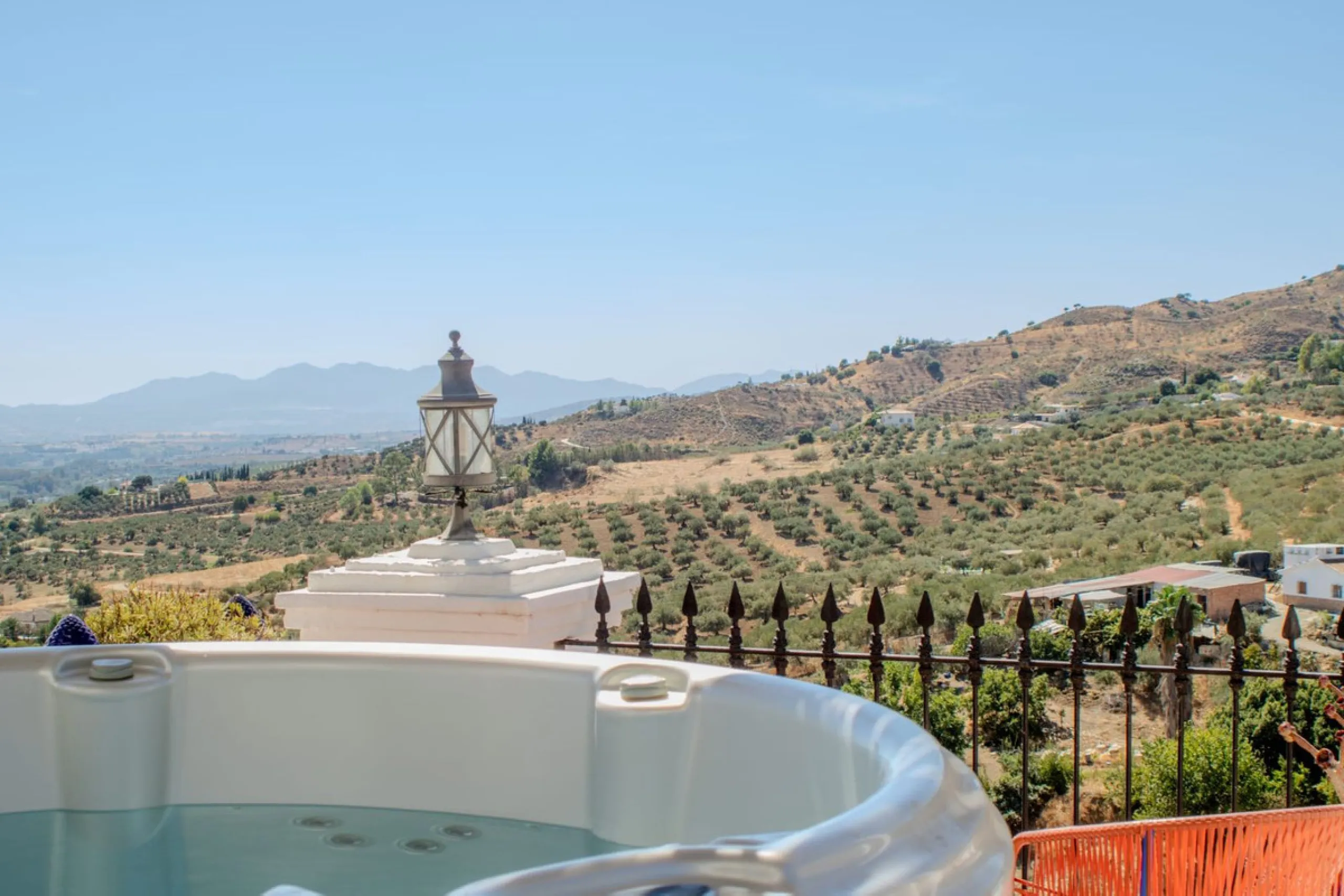 Townhouse in the heart of Alora, with touristic license!
