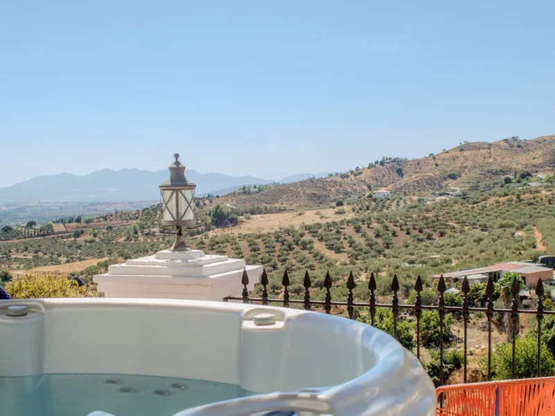 Townhouse in the heart of Alora, with touristic license!