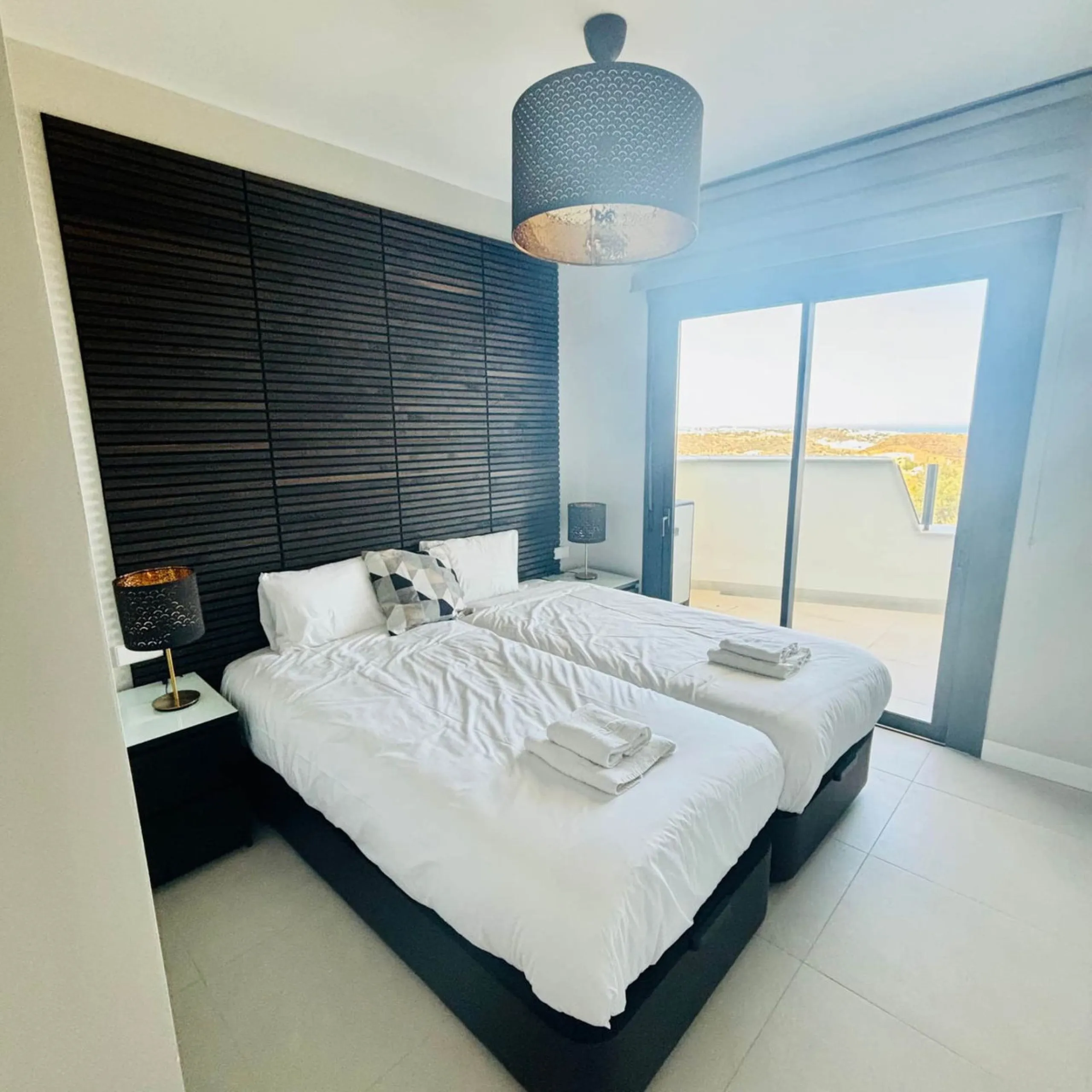 Apartment - Middle Floor Apartment в продаже в Mijas, Málaga. В доме 3 спален и 2 ванных комнат. Площадь дома 100 м²