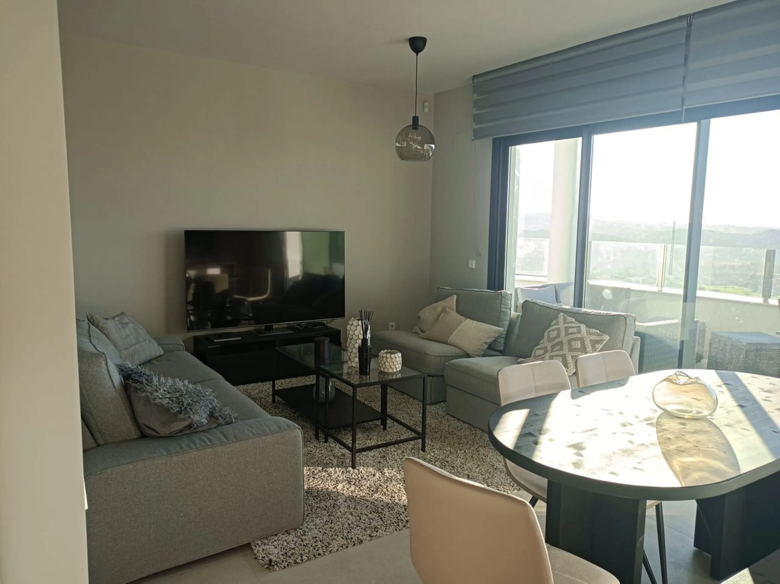 Apartment - Middle Floor Apartment в продаже в Mijas, Málaga. В доме 3 спален и 2 ванных комнат. Площадь дома 100 м²