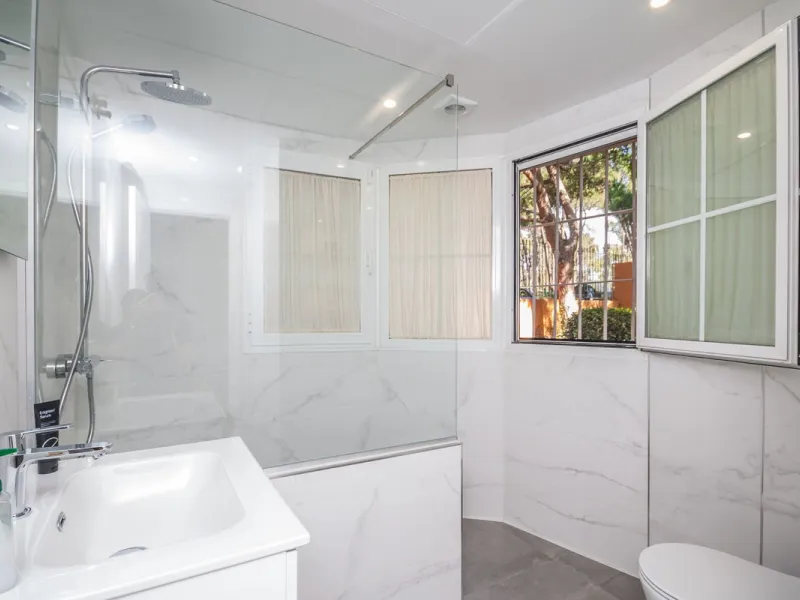 Modern Ground Floor Apartment in Elviria, Costa del Sol.