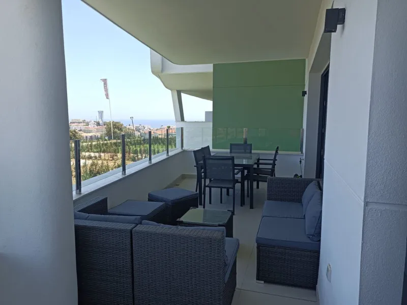 Apartment - Middle Floor Apartment в продаже в Mijas, Málaga. В доме 3 спален и 2 ванных комнат. Площадь дома 100 м²