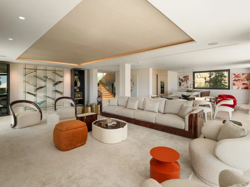 Neue zeitgenössische Villa mit Meerblick im Marbella Hill Club