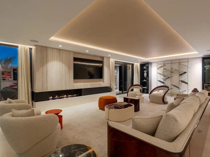 Neue zeitgenössische Villa mit Meerblick im Marbella Hill Club