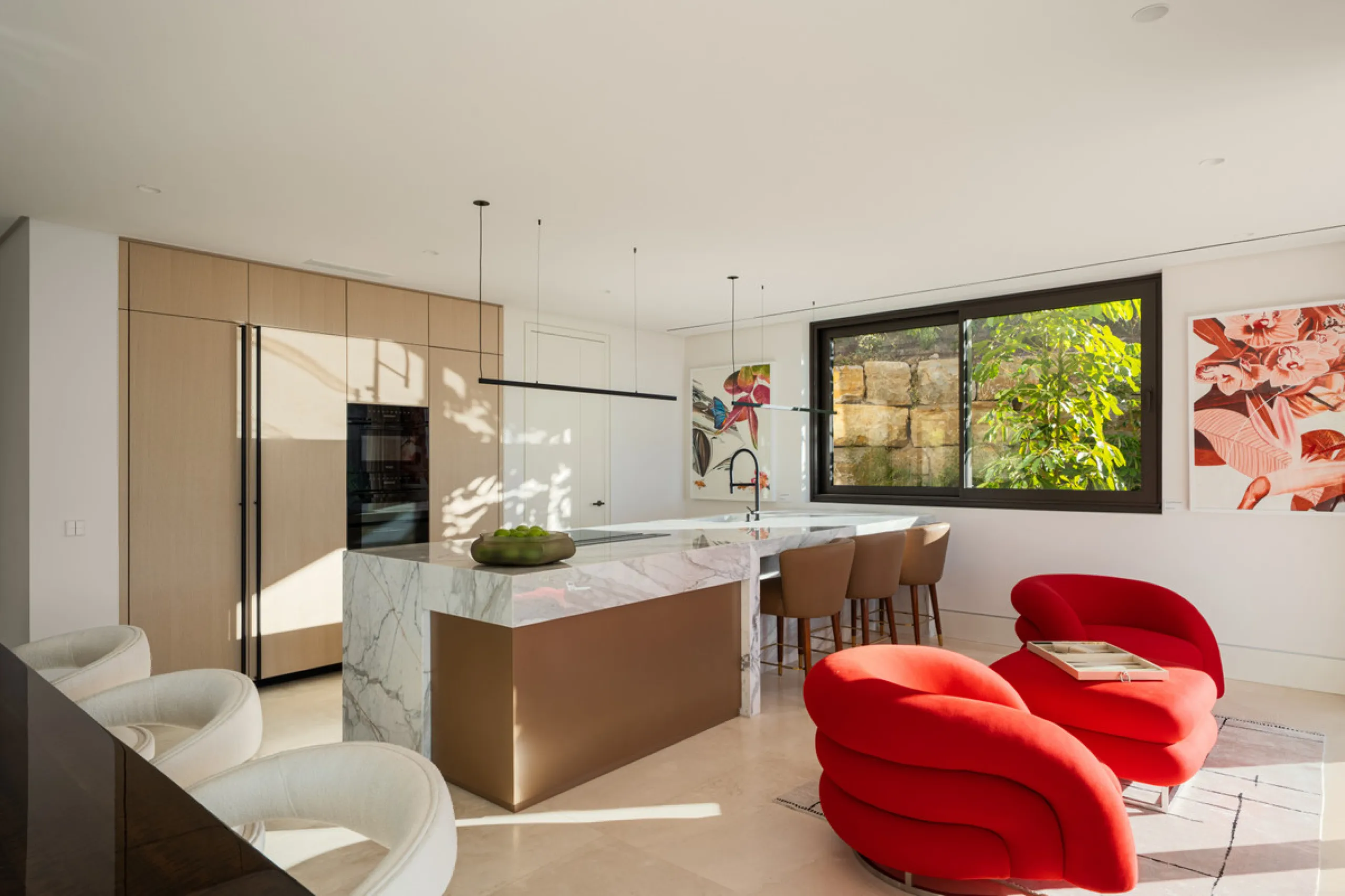 Neue zeitgenössische Villa mit Meerblick im Marbella Hill Club