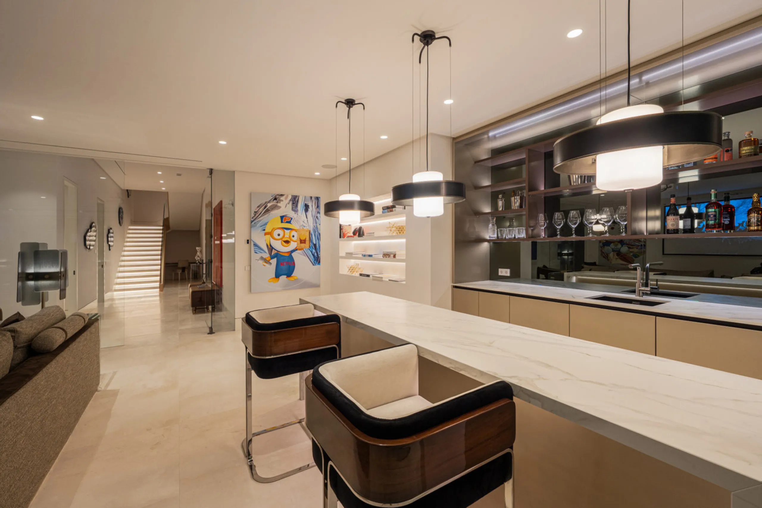 Neue zeitgenössische Villa mit Meerblick im Marbella Hill Club