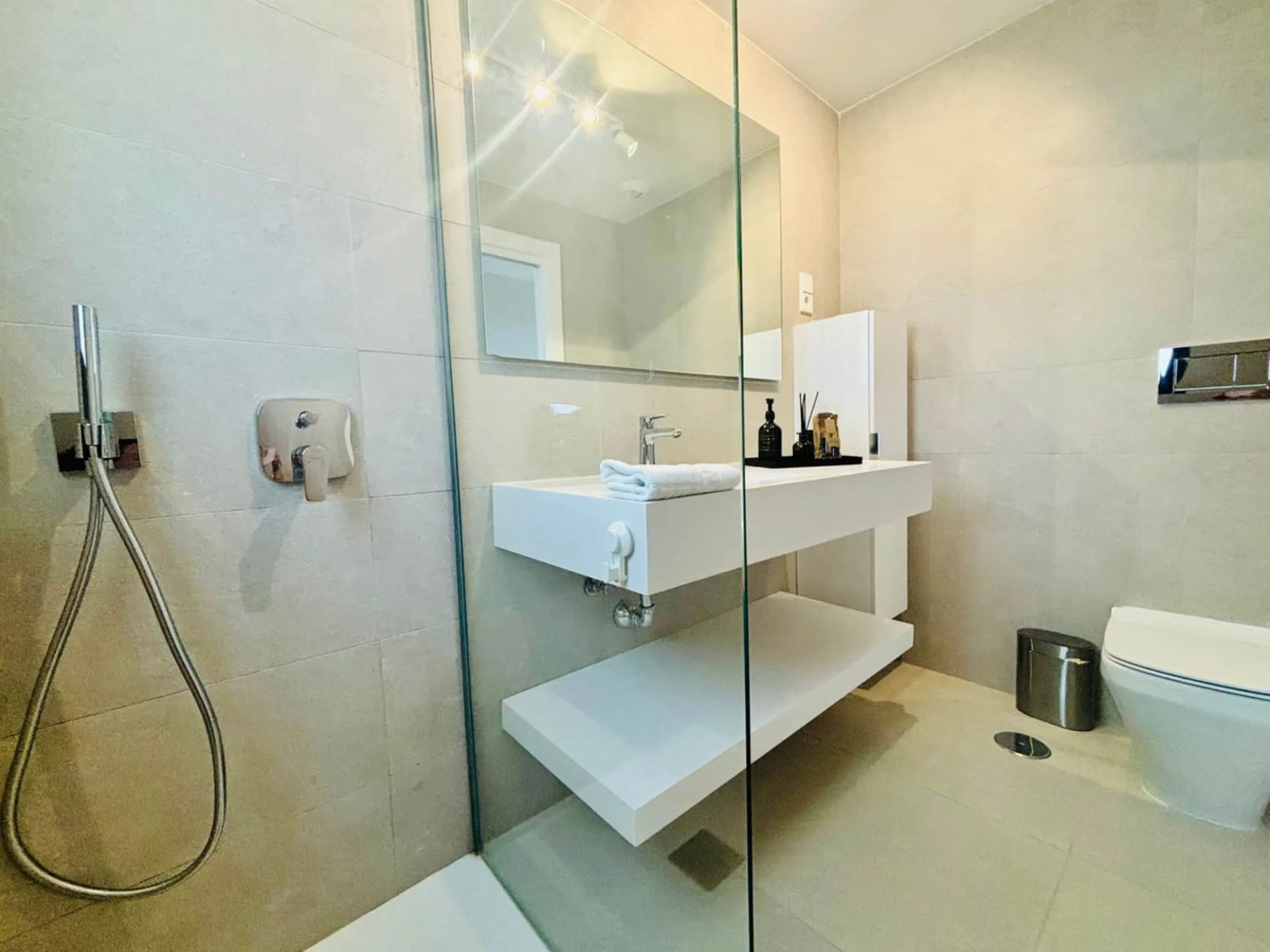 Apartment - Middle Floor Apartment в продаже в Mijas, Málaga. В доме 3 спален и 2 ванных комнат. Площадь дома 100 м²