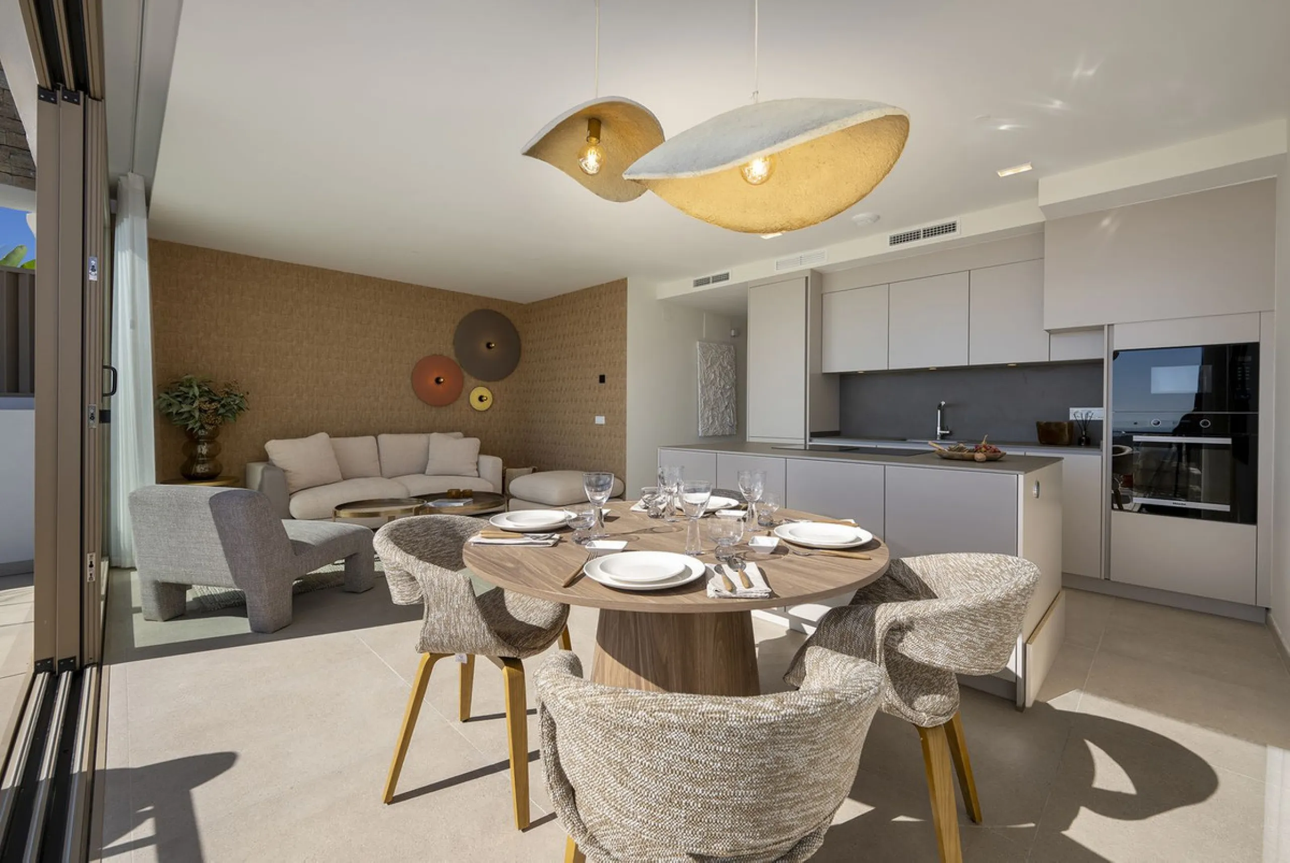 Amazing key ready 2-bedroom penthouse in La Cala de Mijas, boasting spectacular sea views. The upper level features a solarium with an outdoor kitchen and a jacuzzi. This boutique development prioritizes quality, functionality, and design, providing an ex